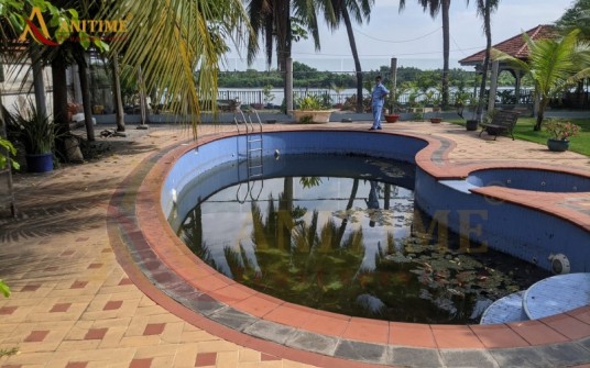 Swimming Pool Cleaning - Thao Dien Villa