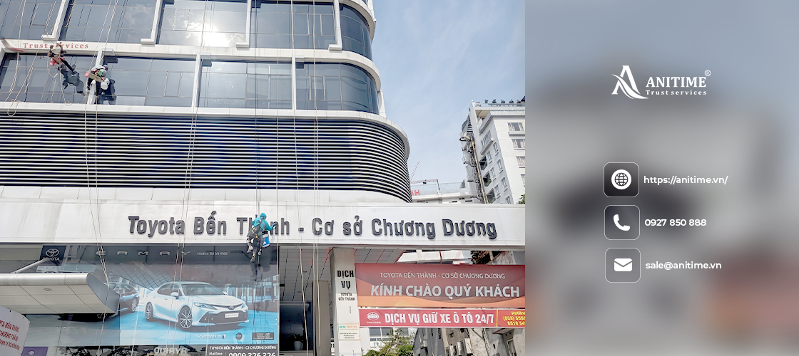 Vệ sinh kính mặt ngoài tòa nhà SAMCO
